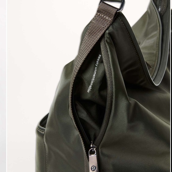 Lululemon All Set Hobo
Black NWOT🤩 - Picture 3 of 11